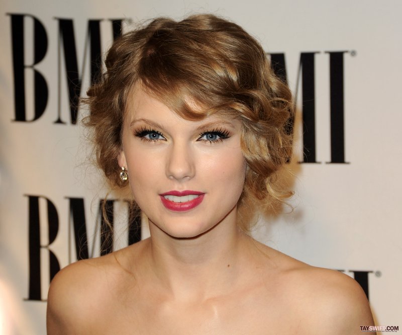 Taylor Swift at BMI's 58th Annual Pop Awards — photo 116