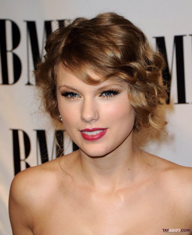 Taylor Swift at BMI's 58th Annual Pop Awards — photo 117