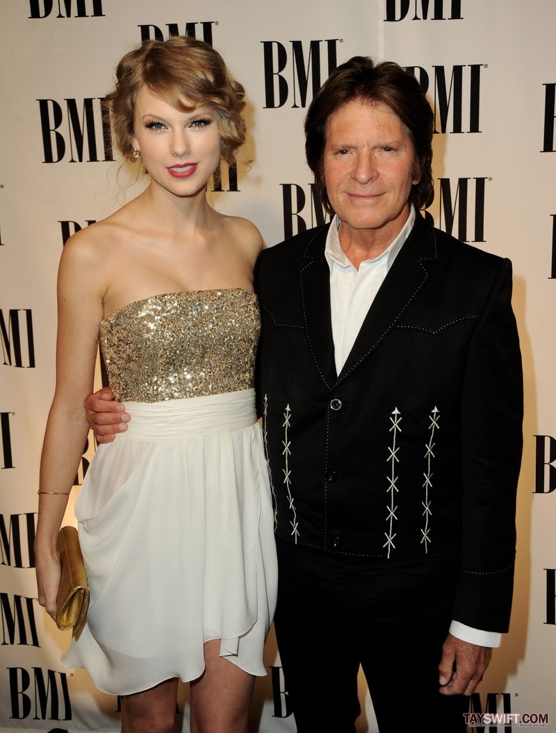 Taylor Swift at BMI's 58th Annual Pop Awards — photo 119