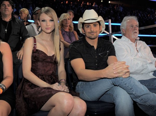 Taylor Swift at 2010 CMT Music Awards — photo 7