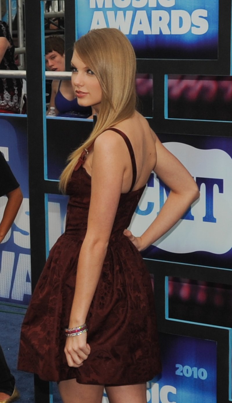 Taylor Swift at 2010 CMT Music Awards — photo 97