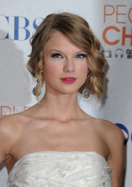Taylor Swift at 2010 People's Choice Awards — photo 13