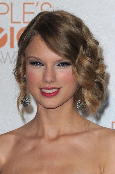 Taylor Swift at 2010 People's Choice Awards — photo 15