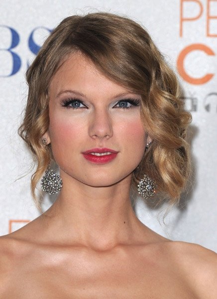 Taylor Swift at 2010 People's Choice Awards — photo 23