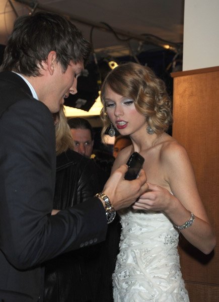 Taylor Swift at 2010 People's Choice Awards — photo 50
