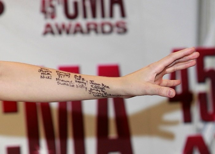 Taylor Swift at 45th Annual CMA Awards — photo 158