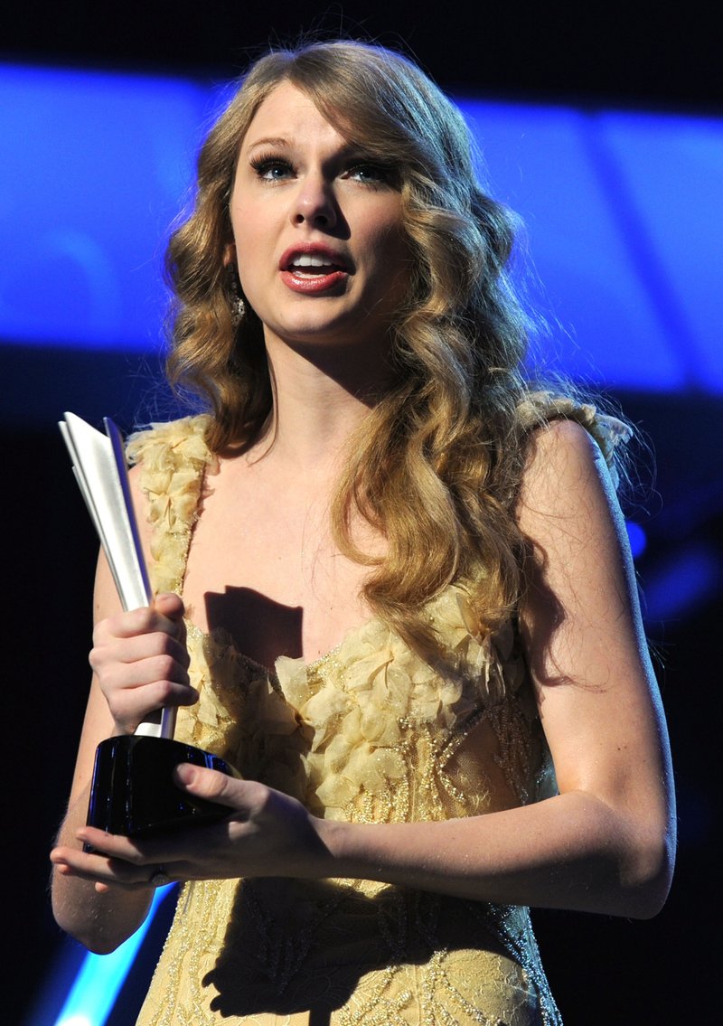 Taylor Swift at 46th Annual Academy Of Country Music Awards — photo 11