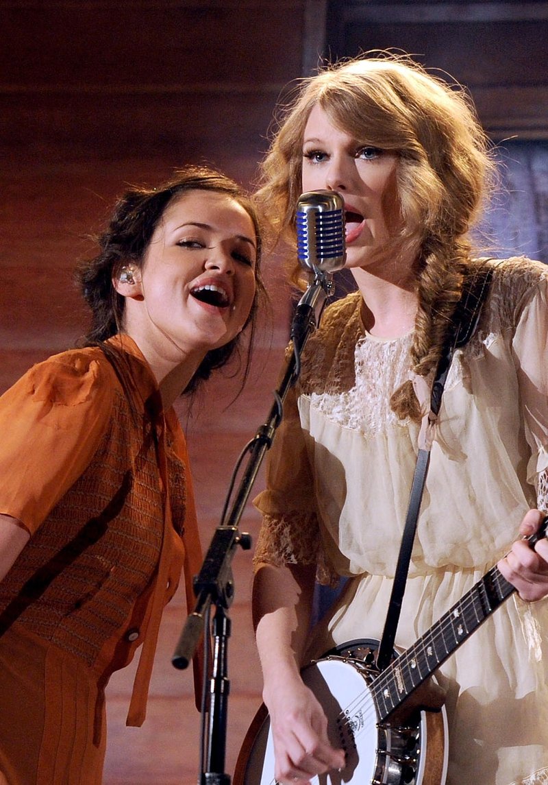 Taylor Swift at 46th Annual Academy Of Country Music Awards — photo 92