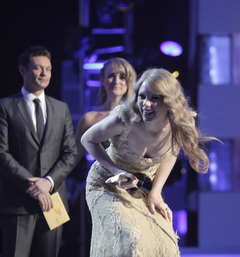 Taylor Swift at 46th Annual Academy Of Country Music Awards — photo 240