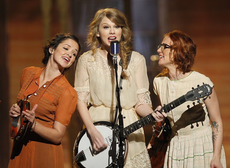 Taylor Swift at 46th Annual Academy Of Country Music Awards — photo 263