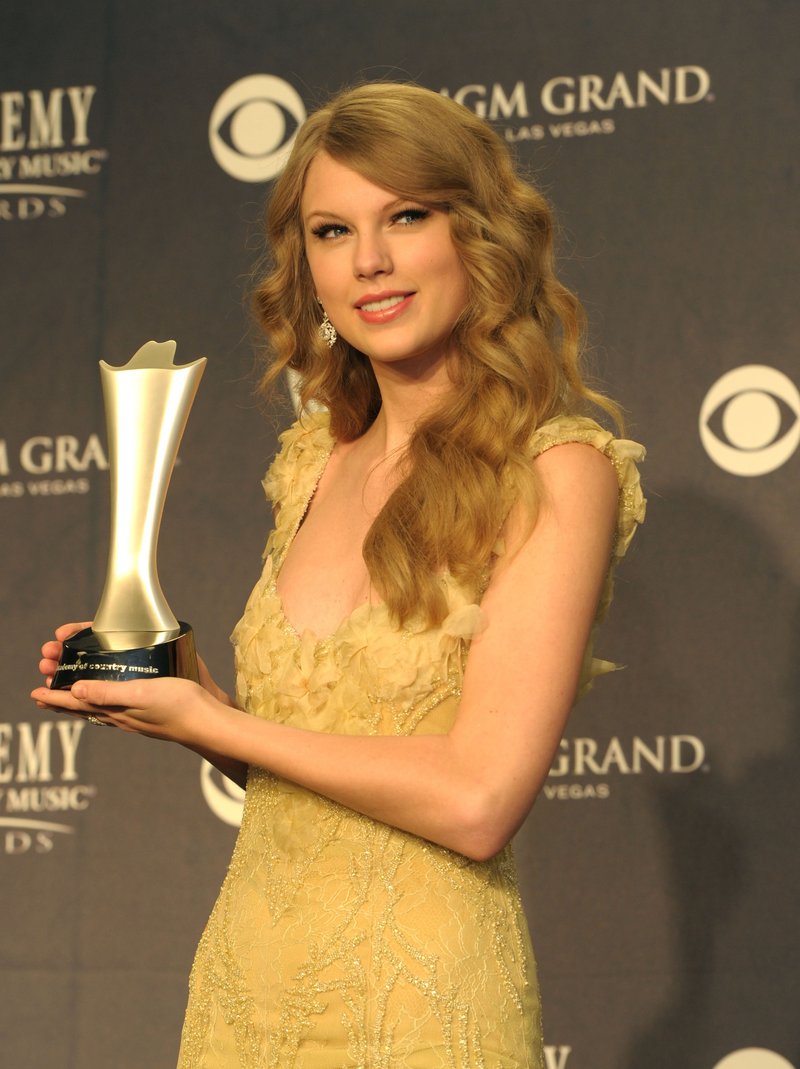 Taylor Swift at 46th Annual Academy Of Country Music Awards — photo 311