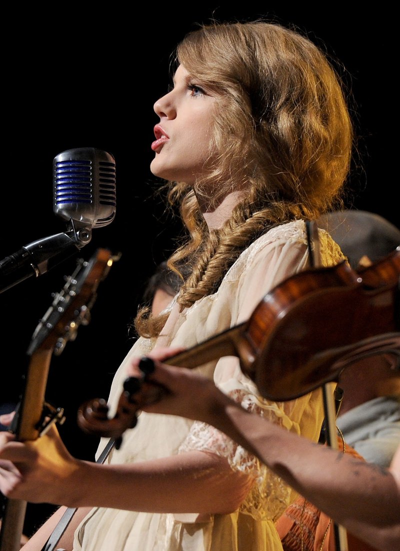 Taylor Swift at 46th Annual Academy Of Country Music Awards — photo 337