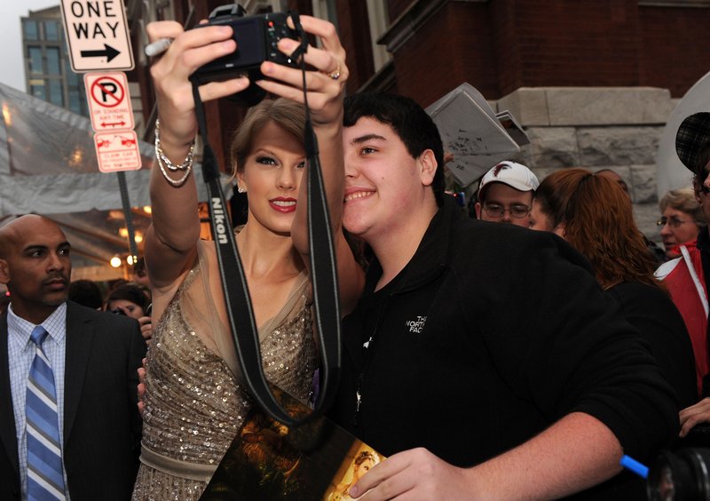 Taylor Swift at 5th Annual ACM Honors — photo 26