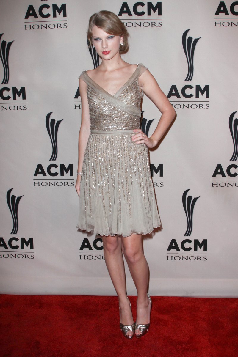 Taylor Swift at 5th Annual ACM Honors — photo 63