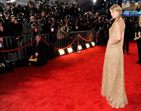 Taylor Swift at 2011 American Music Awards — photo 4