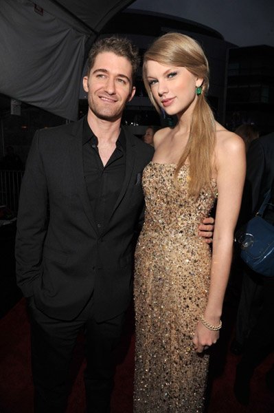 Taylor Swift at 2011 American Music Awards — photo 23