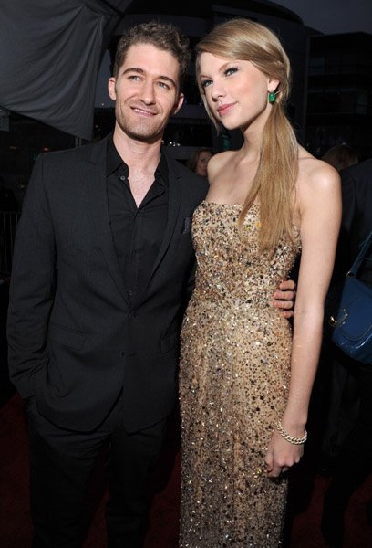 Taylor Swift at 2011 American Music Awards — photo 35