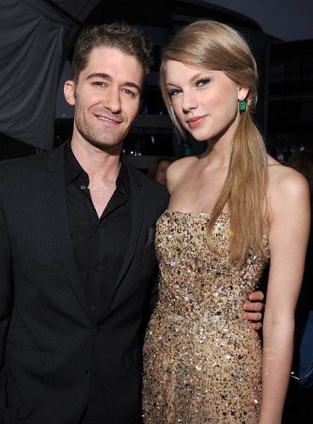 Taylor Swift at 2011 American Music Awards — photo 36