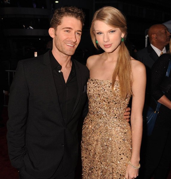 Taylor Swift at 2011 American Music Awards — photo 55