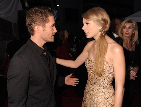 Taylor Swift at 2011 American Music Awards — photo 68