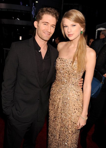Taylor Swift at 2011 American Music Awards — photo 69