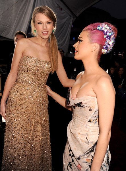 Taylor Swift at 2011 American Music Awards — photo 71