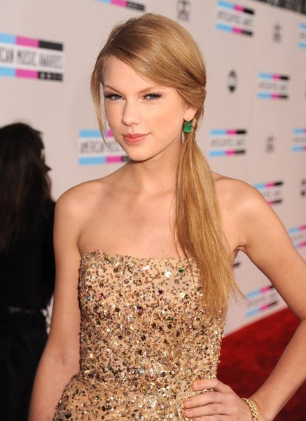 Taylor Swift at 2011 American Music Awards — photo 76