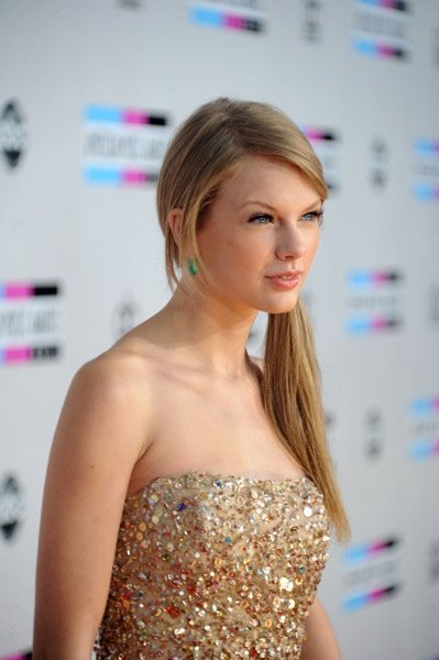 Taylor Swift at 2011 American Music Awards — photo 87