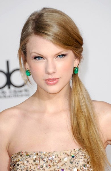 Taylor Swift at 2011 American Music Awards — photo 89
