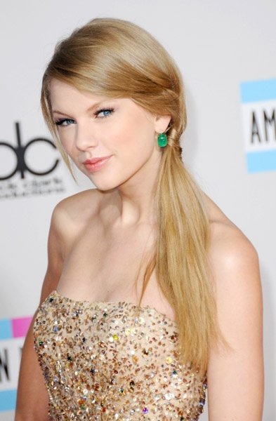 Taylor Swift at 2011 American Music Awards — photo 91