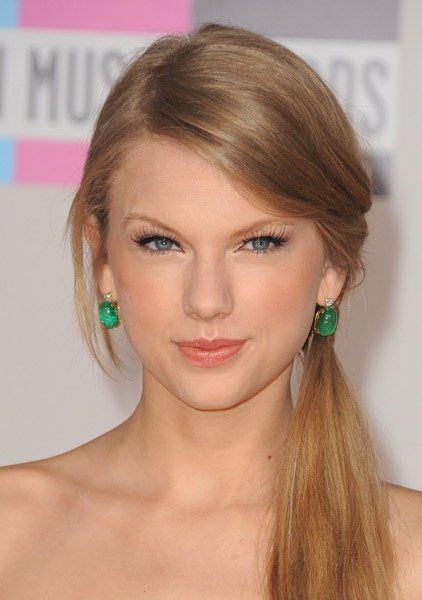 Taylor Swift at 2011 American Music Awards — photo 104