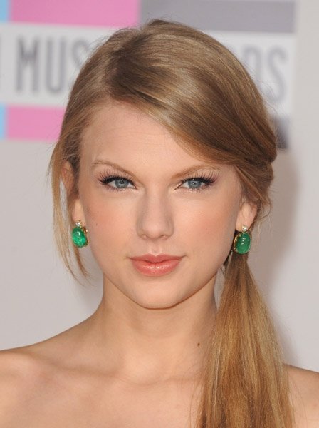Taylor Swift at 2011 American Music Awards — photo 111