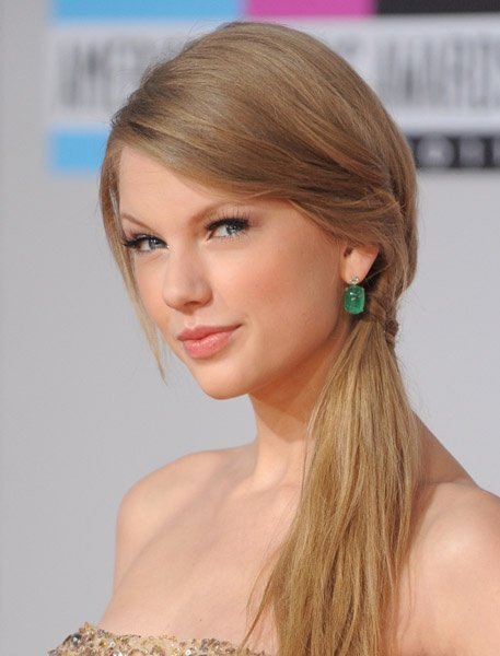 Taylor Swift at 2011 American Music Awards — photo 113