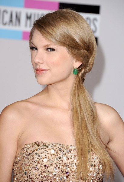 Taylor Swift at 2011 American Music Awards — photo 114