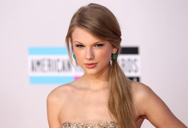 Taylor Swift at 2011 American Music Awards — photo 122