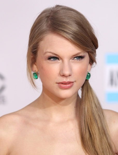 Taylor Swift at 2011 American Music Awards — photo 126