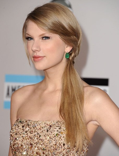 Taylor Swift at 2011 American Music Awards — photo 132