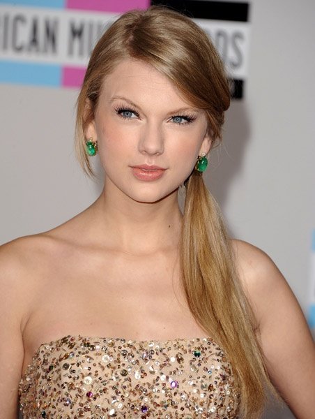 Taylor Swift at 2011 American Music Awards — photo 141