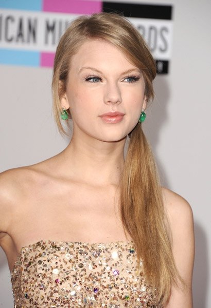 Taylor Swift at 2011 American Music Awards — photo 155