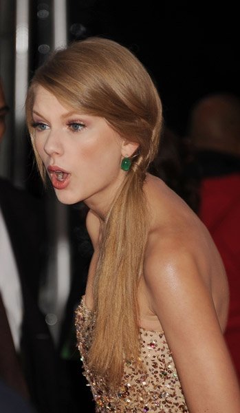 Taylor Swift at 2011 American Music Awards — photo 172