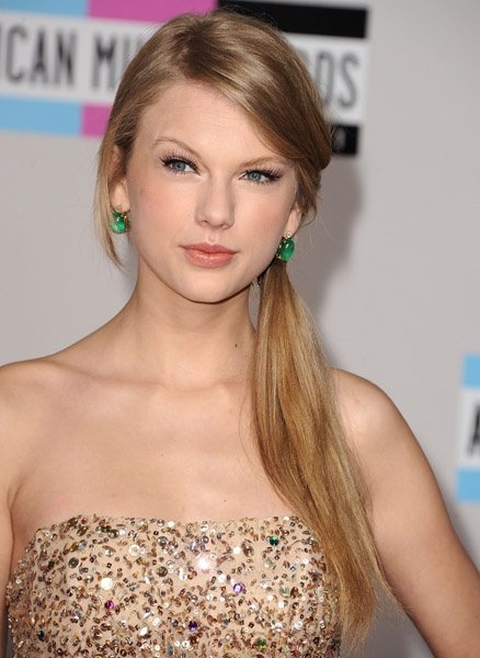 Taylor Swift at 2011 American Music Awards — photo 187