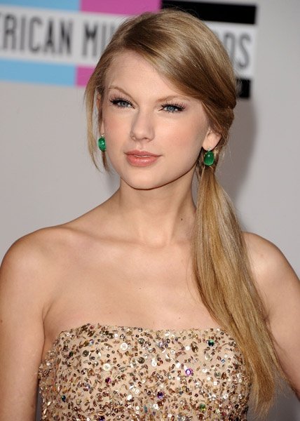 Taylor Swift at 2011 American Music Awards — photo 191