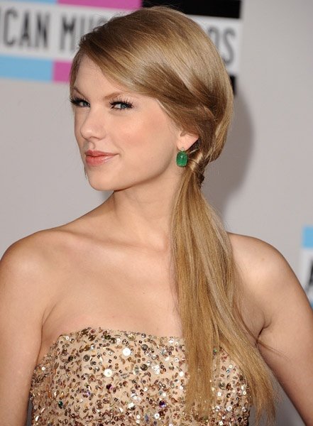 Taylor Swift at 2011 American Music Awards — photo 194