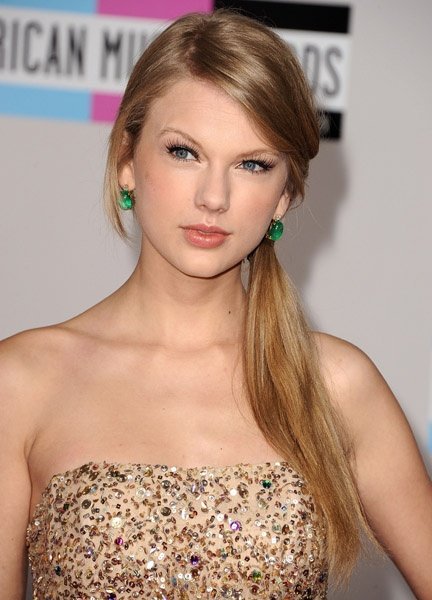 Taylor Swift at 2011 American Music Awards — photo 196