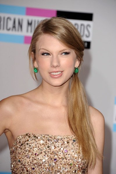 Taylor Swift at 2011 American Music Awards — photo 212