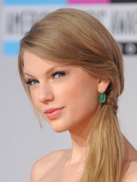 Taylor Swift at 2011 American Music Awards — photo 233