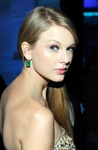 Taylor Swift at 2011 American Music Awards — photo 248