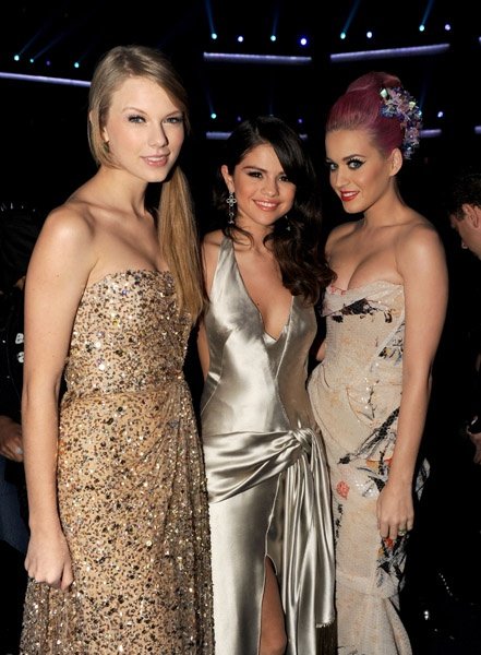 Taylor Swift at 2011 American Music Awards — photo 249