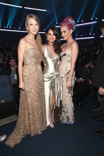 Taylor Swift at 2011 American Music Awards — photo 252