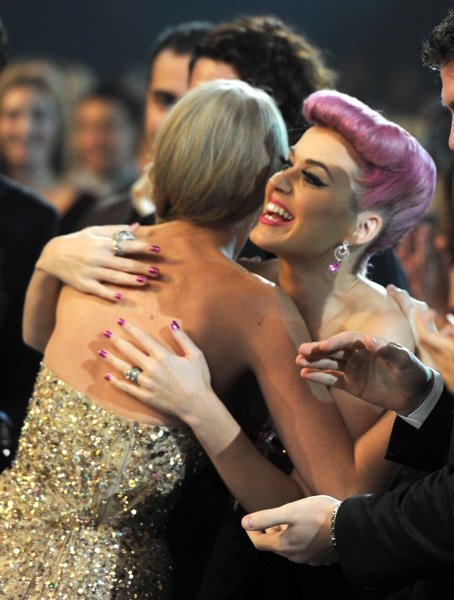 Taylor Swift at 2011 American Music Awards — photo 253